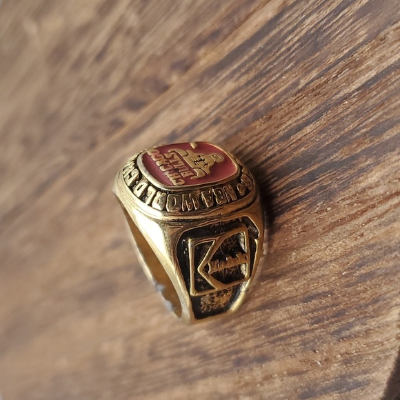 Size 6.5 R639 Chicago bulls ring - Picture 2 of 4